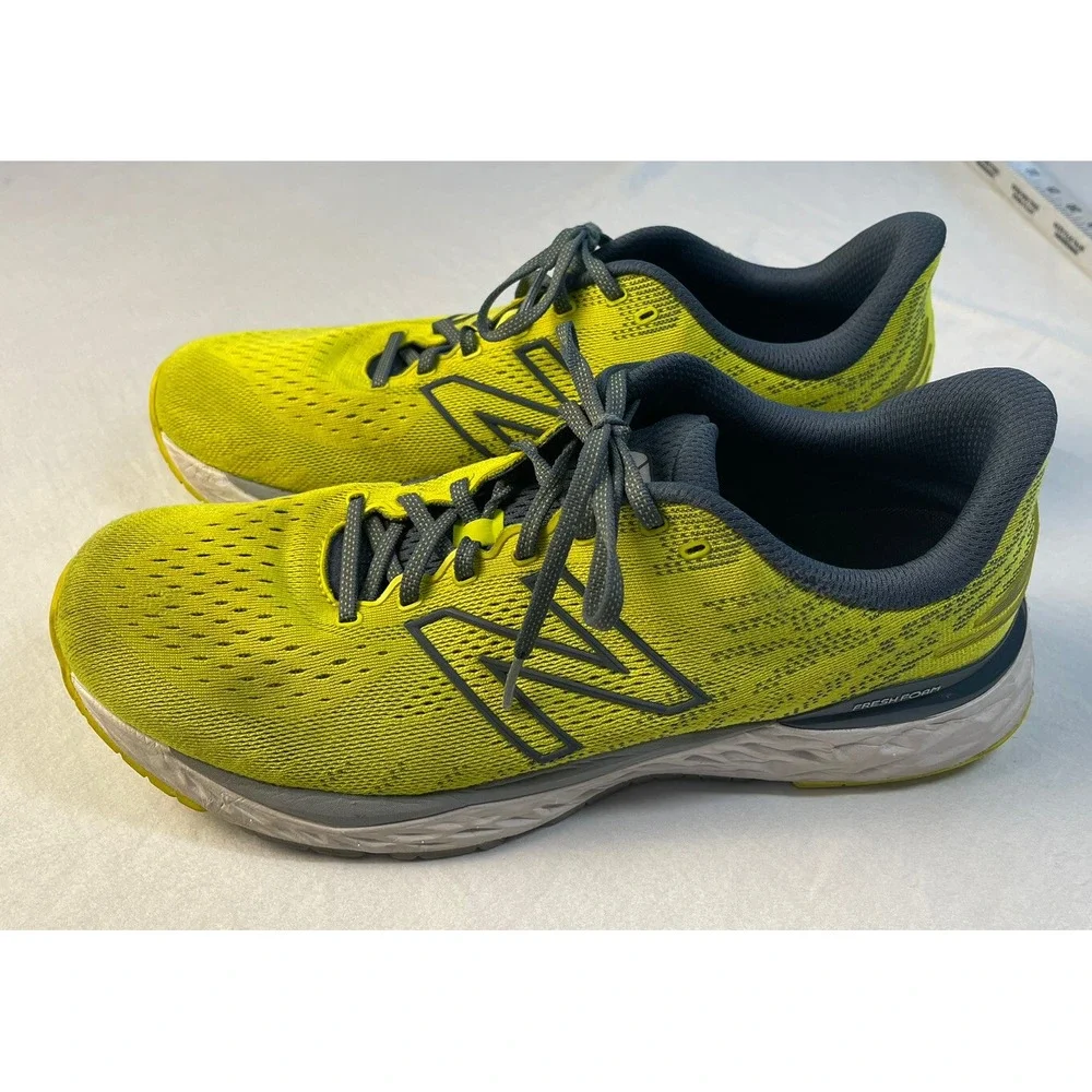 New Balance Men's Fresh Foam‎ 880v11  Size 14 Sulphur Yellow/Ocean Grey  M880Y11